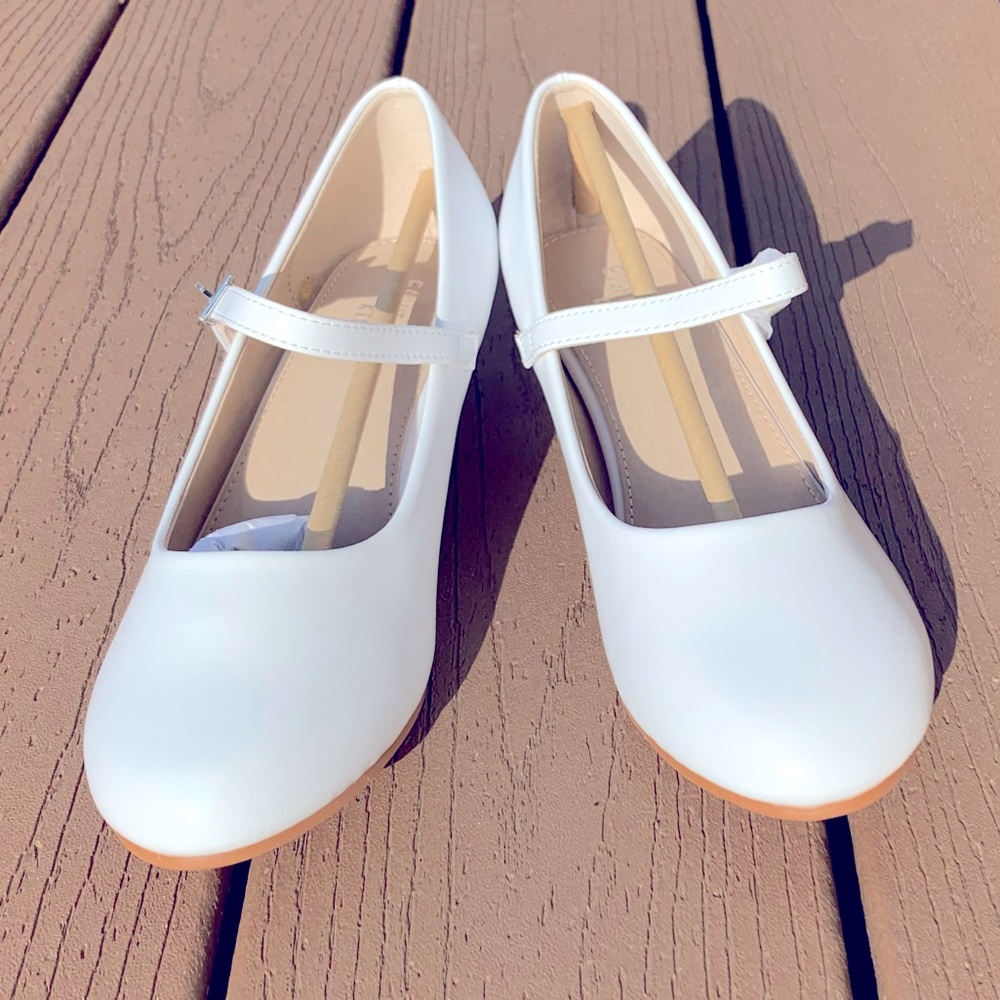 🆕BIG GIRLS WHITE LEATHER MARYJANE WITH FLOWER RHINESTONE BUCKLE SIZE 6 NWT